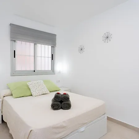 Apartamento Piscinas Naturales * 바하마르