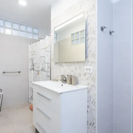Apartamento Piscinas Naturales 바하마르